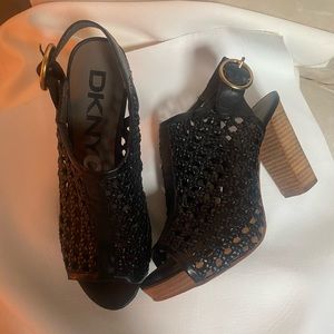 DKNY Lanee black sandals